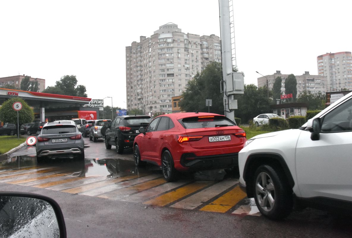 Выяснилось, сколько в среднем стоит бензин в Воронежской области
