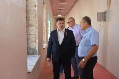 Ремонт школ Воронежа: Андрей Дьяченко лично проверил готовность к 1 сентября  