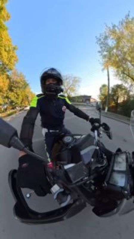Эпичная полицейская мотопогоня за нарушителем попала на видео в Воронежской области