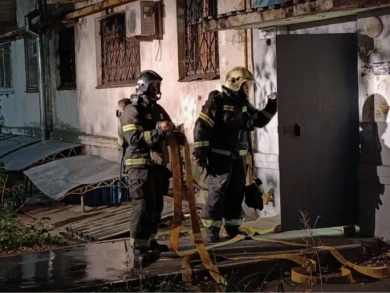 15 человек эвакуировали из горящей трёхэтажки под Воронежем
