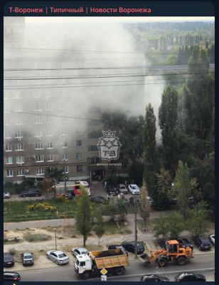 Девять человек эвакуировали из полыхающей многоэтажки в Воронеже рано утром