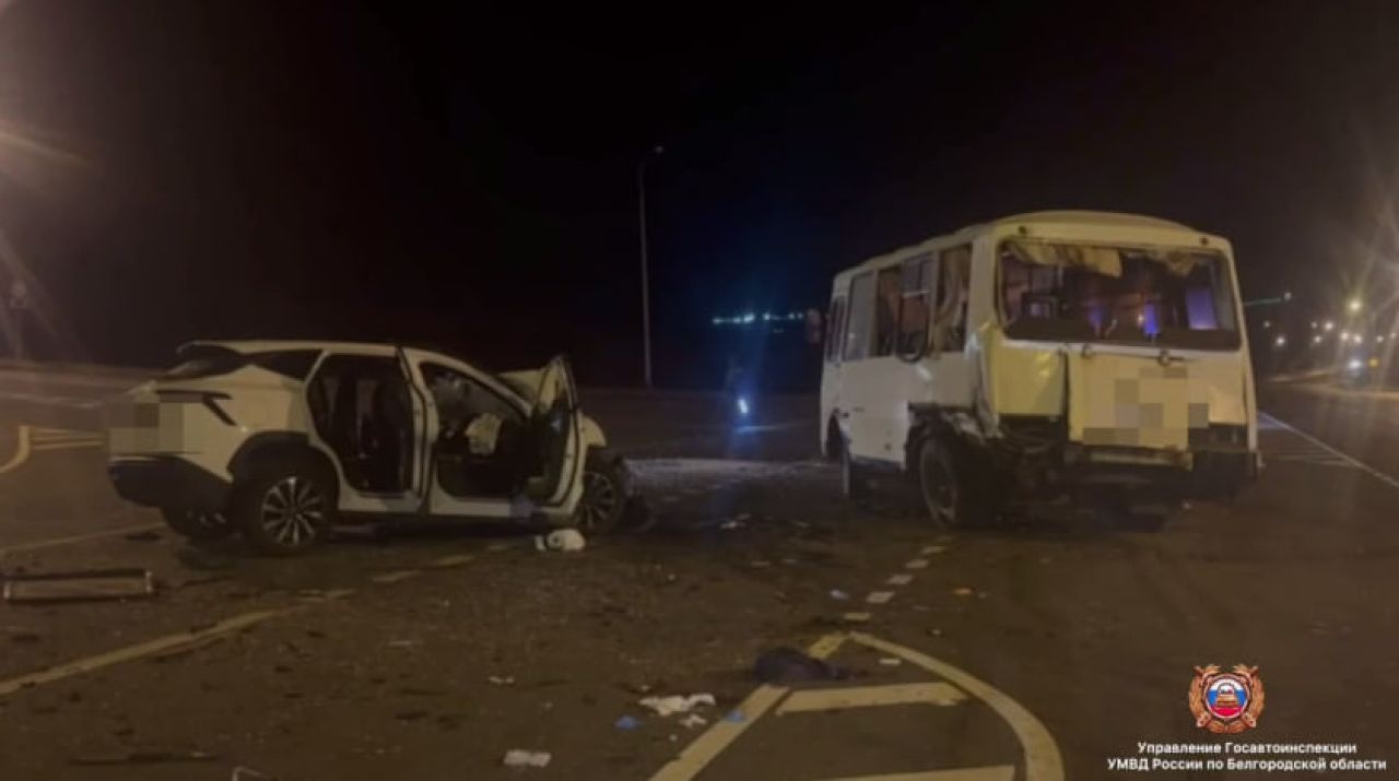 Водитель и&nbsp;три пассажира пострадали в&nbsp;ДТП с&nbsp;автобусом в&nbsp;Белгородской области