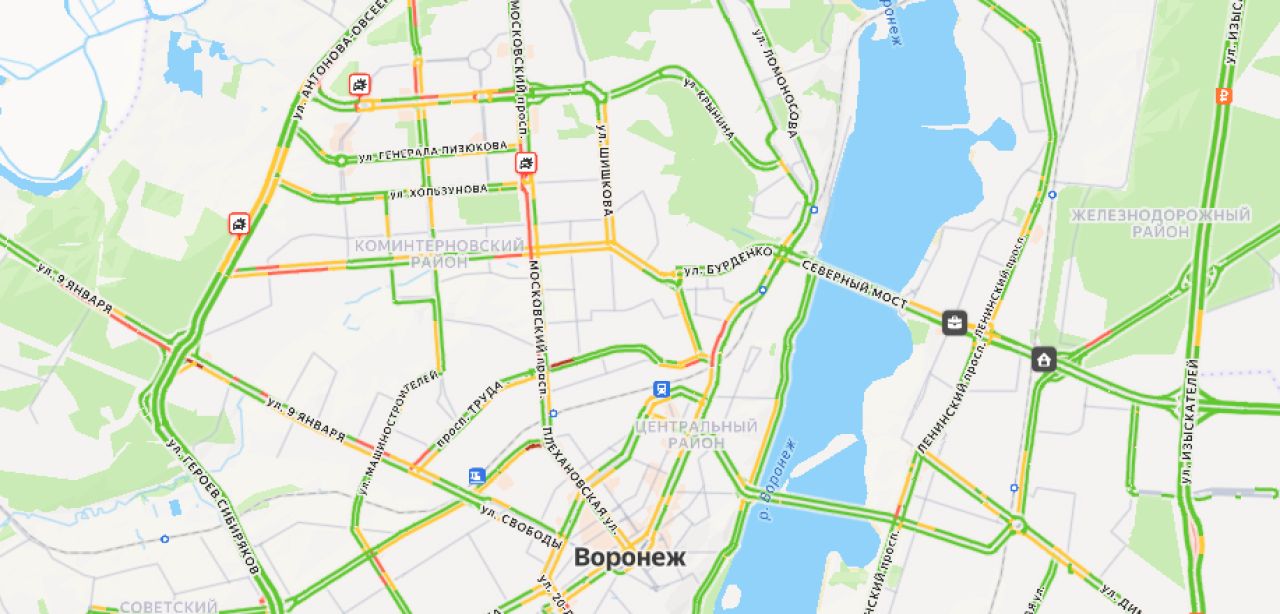 Гигантская пробка сковала Московский проспект в Воронеже