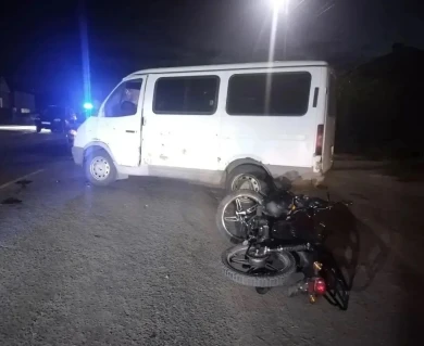 Дети на мопеде угодили под колёса микроавтобуса под Воронежем