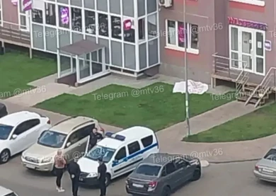 Выяснилось, чей труп нашли под окнами воронежской многоэтажки