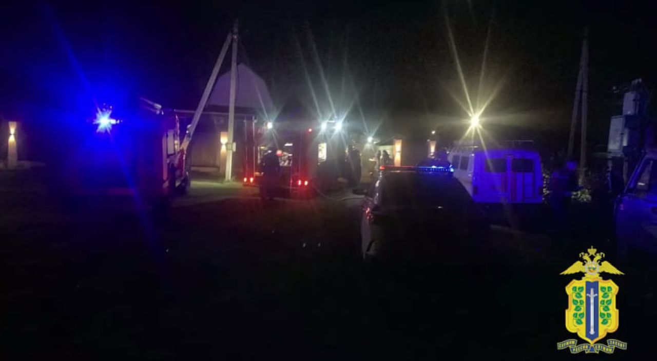 Полицейские спасли женщину из горящего дома в Липецкой области