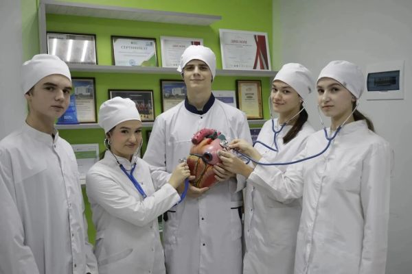 Александр Шуваев : «С начала учебного года почти 600 целевиков-первокурсников Белгородской области приступили к обучению по медицинскому профилю»