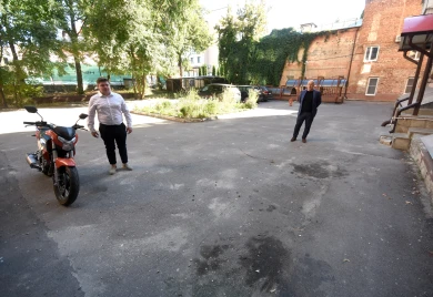 Граблями по спине. Побоище из-за парковки случилось в воронежском дворе