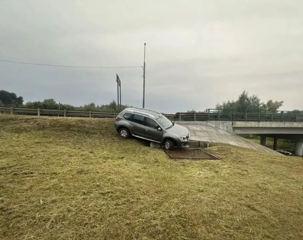 Водитель погиб после столкновения с бетонной плитой в Воронежской области