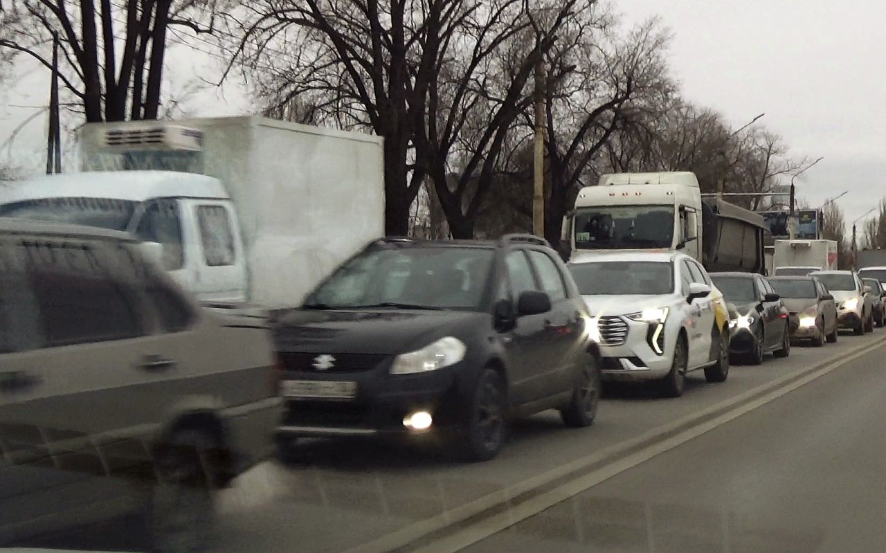 Пробки сковали Воронеж из-за дождя