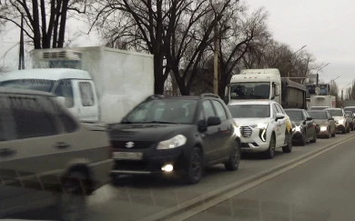 Пробки сковали Воронеж из-за дождя