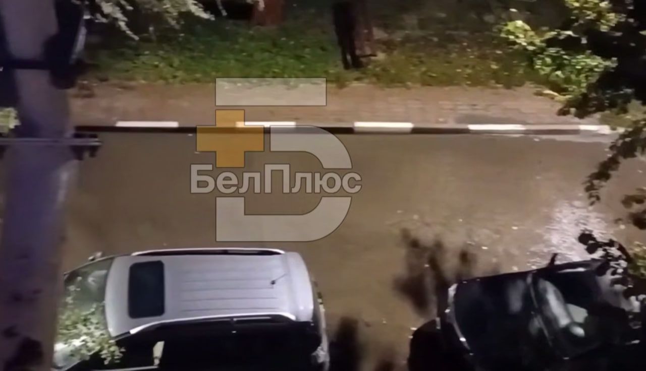 В Белгороде из-за затопленного двора скорая не может подъехать к дому