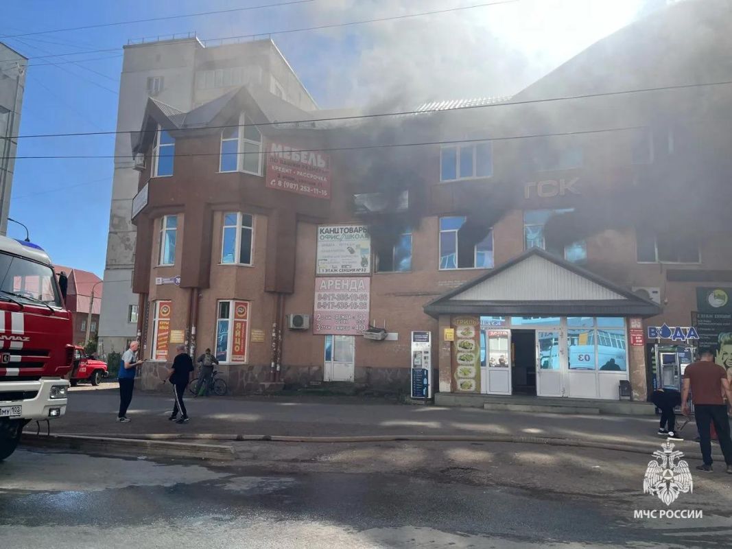 ТЦ загорелся средь бела дня: погибли четыре человека, есть раненые
