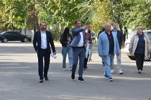 В Воронеже завершают сезон благоустройства и дворы становятся уютнее 
