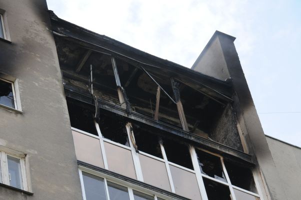 Женщина погибла, а мужчина пострадал после пожара в квартире в Воронежской области