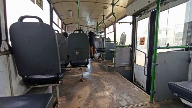 Толпа избила девушку из-за места в троллейбусе
