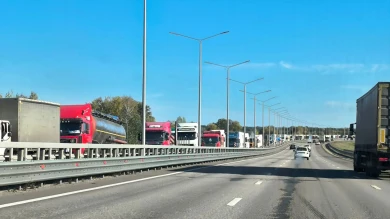 Многокилометровая пробка сковала выезд из Воронежа