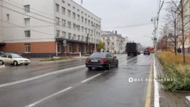 На перекрёстке Чумичова и Гражданского в Белгороде настраивают светофор