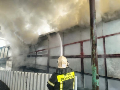Завод загорелся под Воронежем