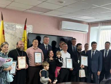 Депутаты поздравили многодетных отцов в Воронеже  
