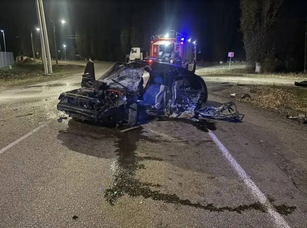Полмашины нет. Трое молодых парней пострадали в&nbsp;ДТП с&nbsp;грузовиком на&nbsp;встречке под&nbsp;Воронежем