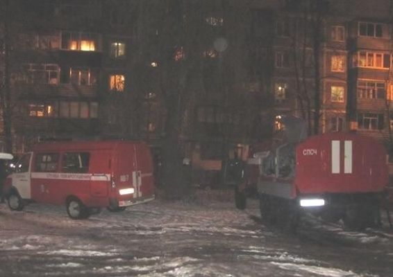 17 человек тушили пожар в воронежской 25-этажке