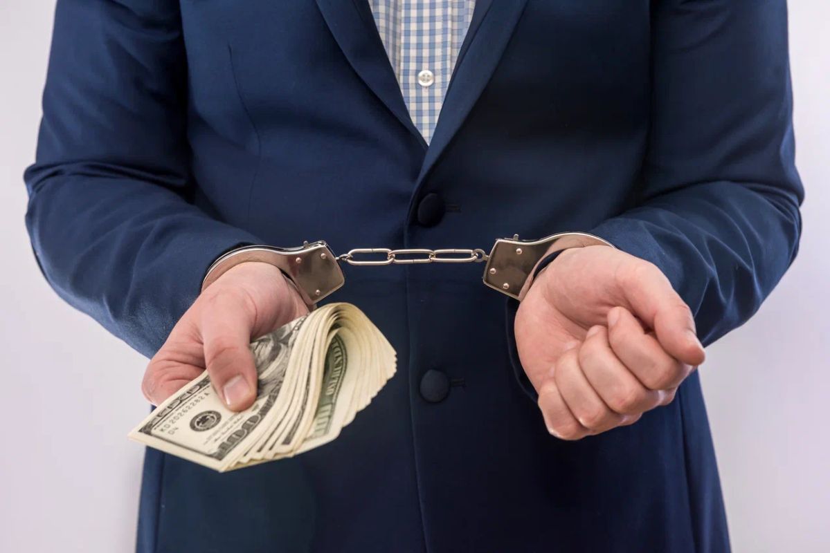 Опер предупредил о катастрофе в МВД: «Мигранты купят почти любого»