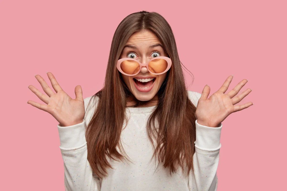 Выпущена почтовая марка с курскими тряпичными куклами в традиционных нарядах региона