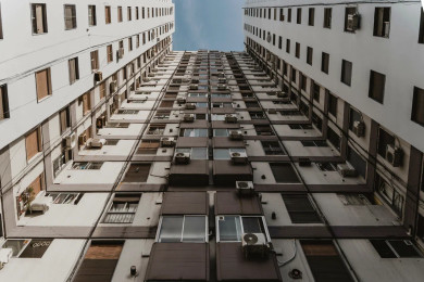 Курян предупредили о штрафе за уборку квартиры в вечернее время