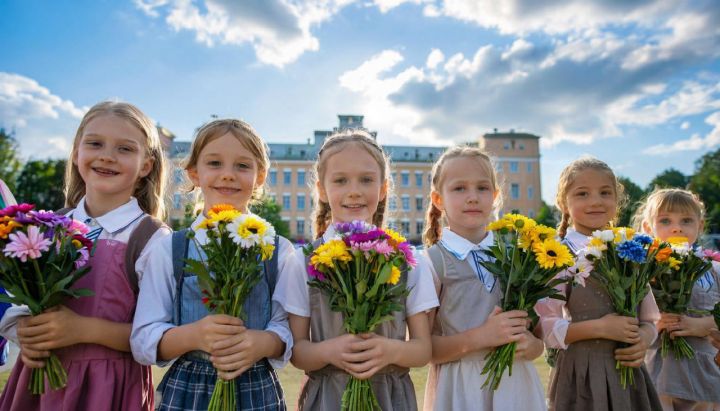 Курянам подсказали, как правильно выбрать и сохранить цветы ко Дню знаний, сэкономив на затратах